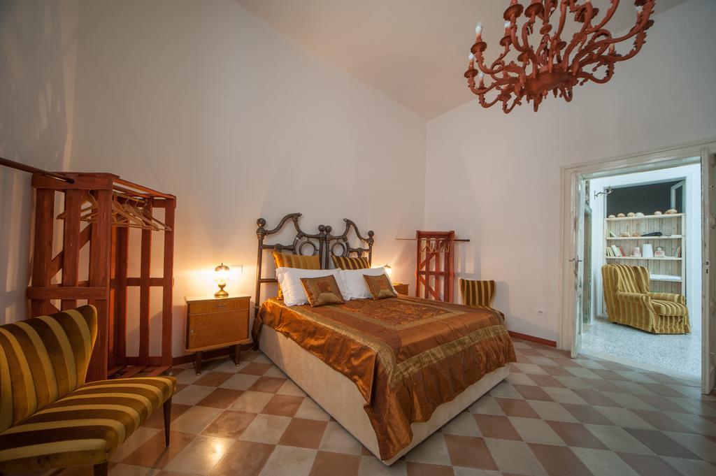 Suite San Giorgio Трани Экстерьер фото